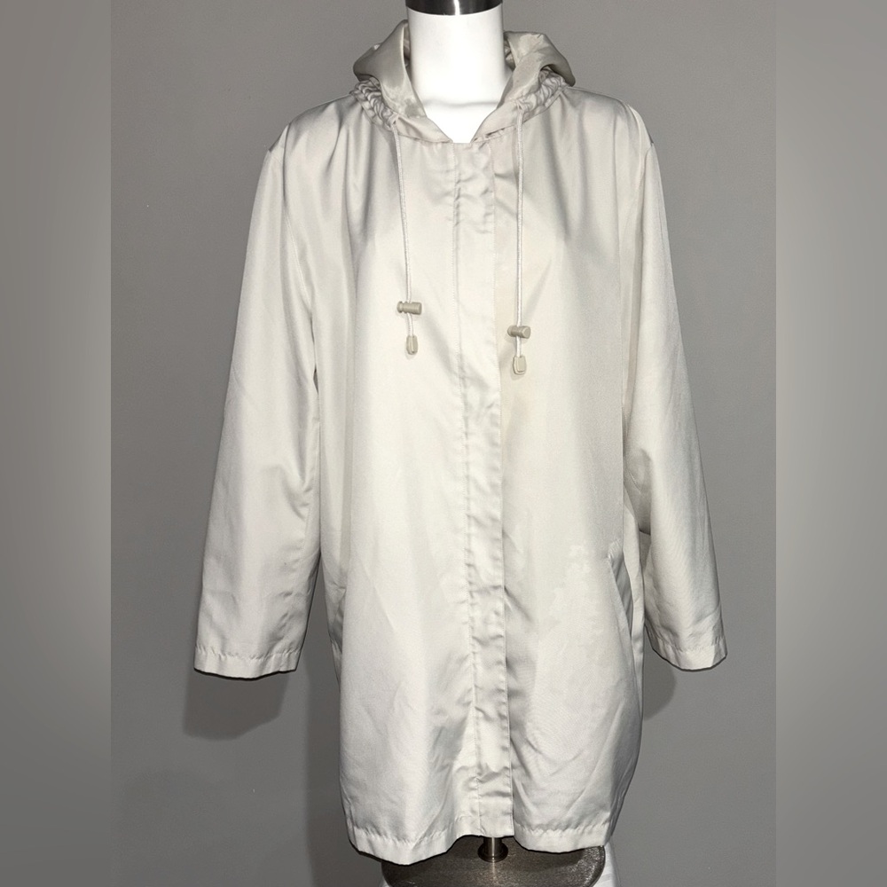 Casual Corner Annex Women's 
Sz 1X Cream Hooded Jacket Broken Zipper See Photo